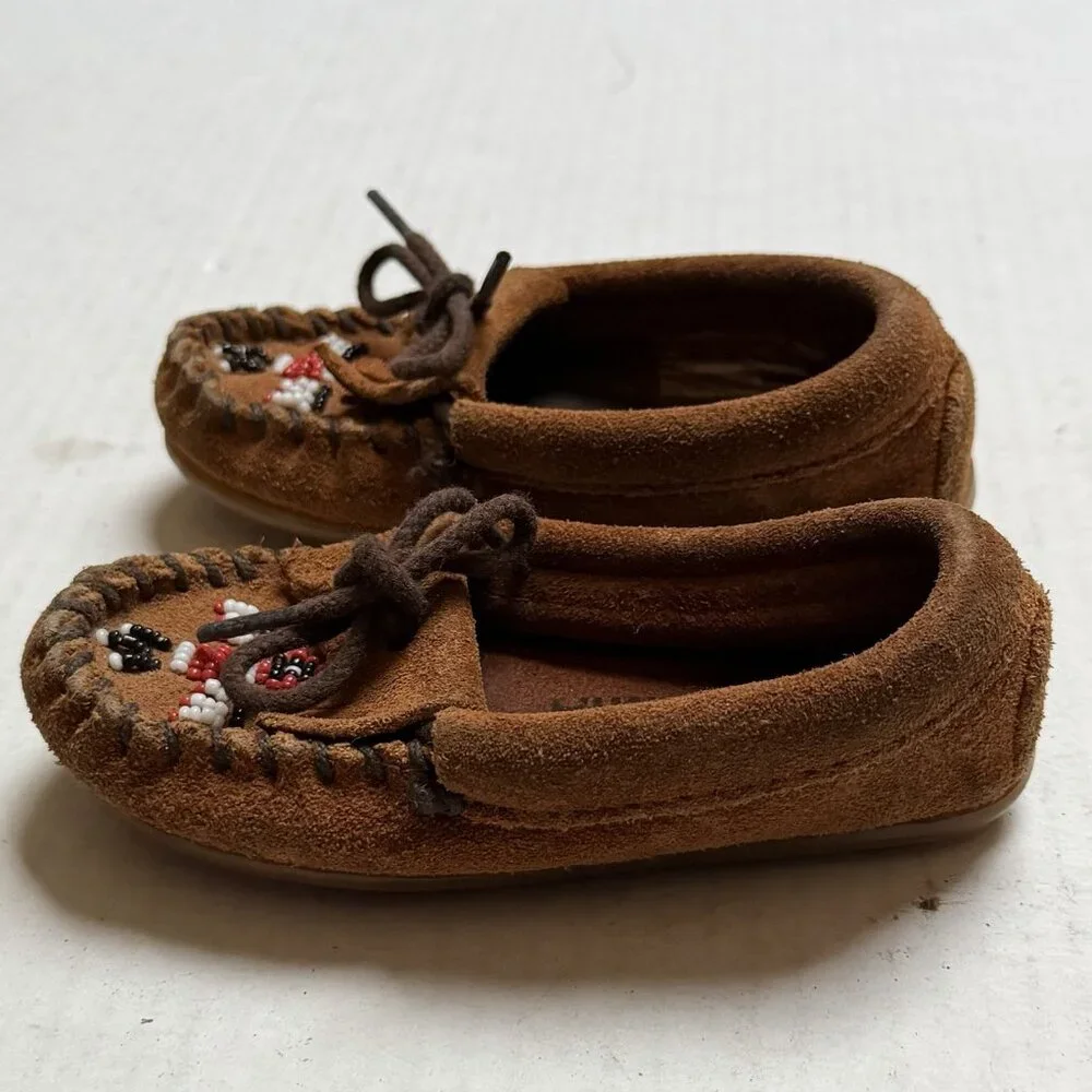 Minnetonka Shoes Moccasins Kids 7 Brown Suede Thunderbirds Rubber Sole Boho